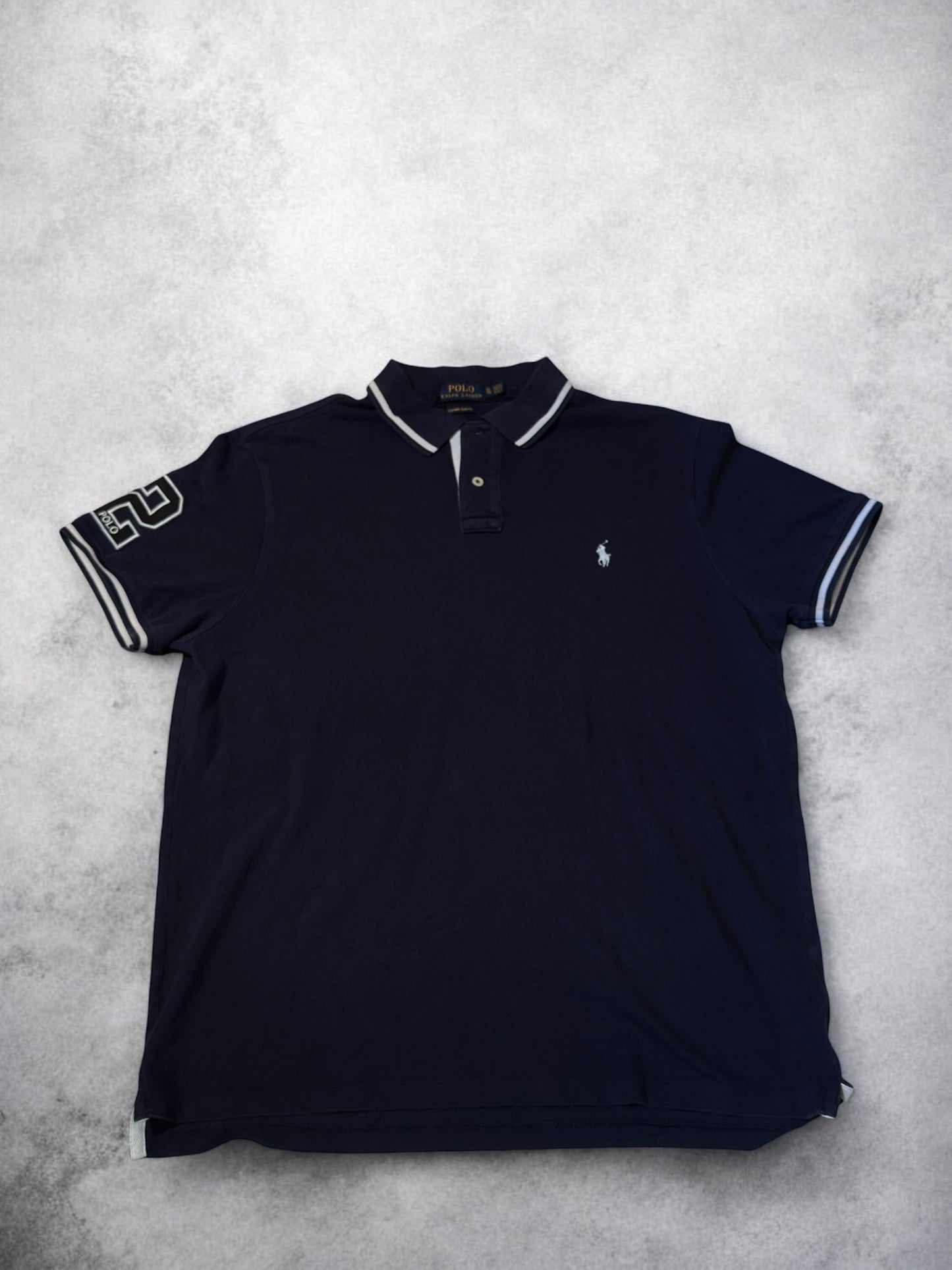 Ralph Lauren Polo (L)